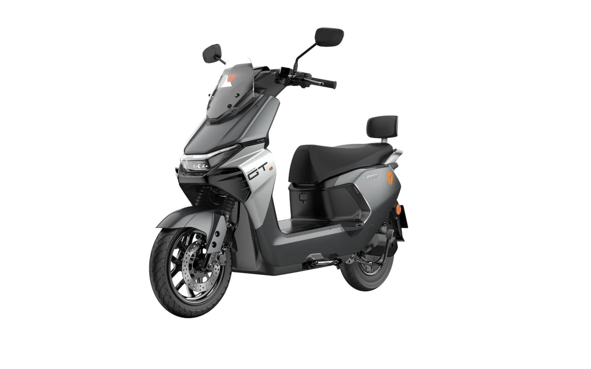 Yadea GS70 มอเตอร์ไซค์ไฟฟ้าทัวร์ริ่ง สีเทาเข้ม